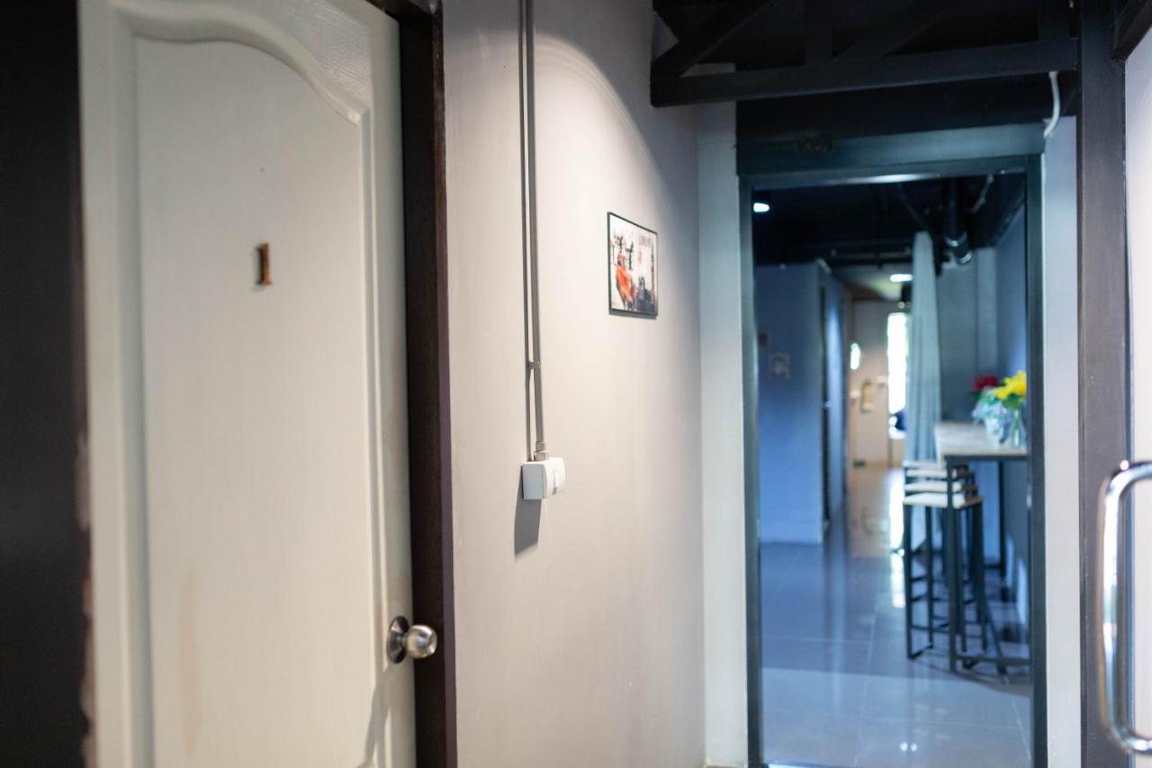 La Belle Nuit House Hostel Chiang Mai Bagian luar foto