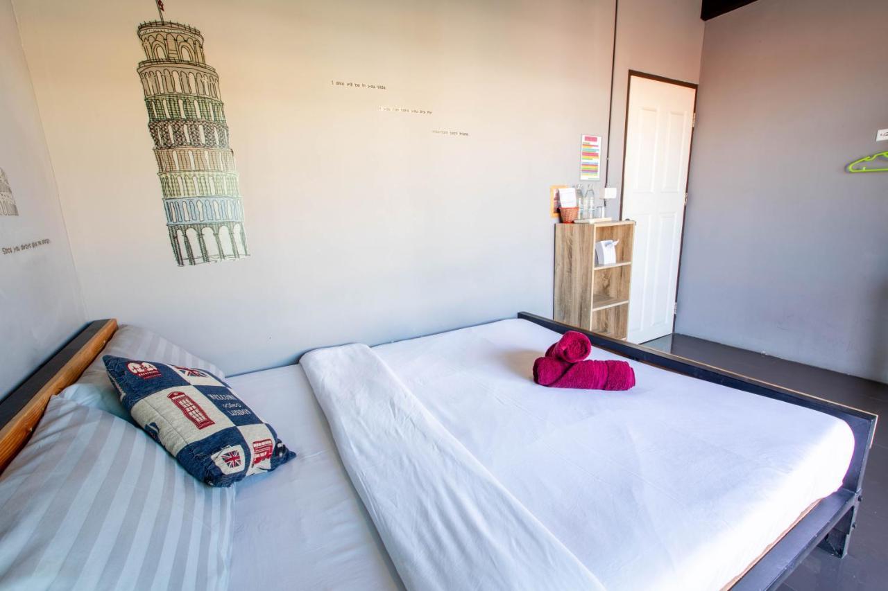 La Belle Nuit House Hostel Chiang Mai Bagian luar foto