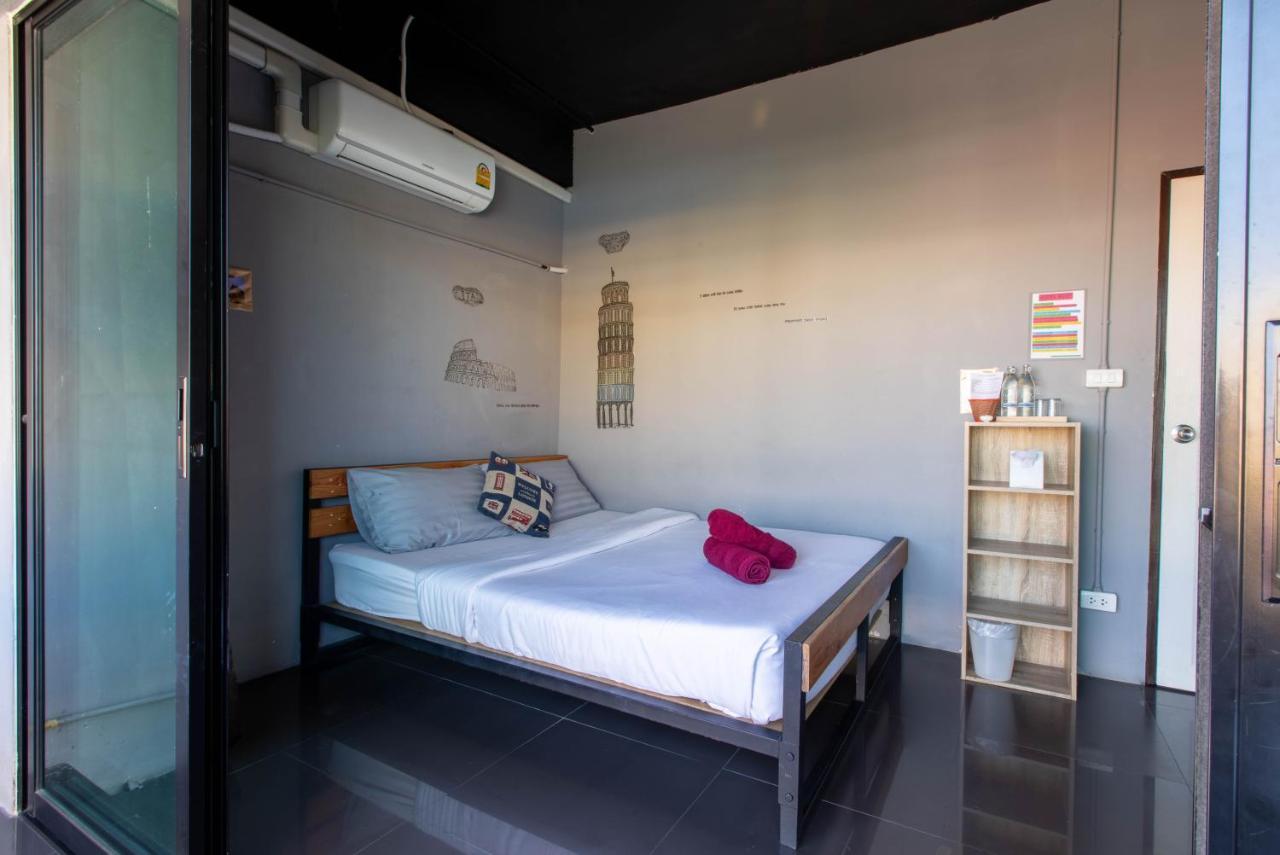 La Belle Nuit House Hostel Chiang Mai Bagian luar foto