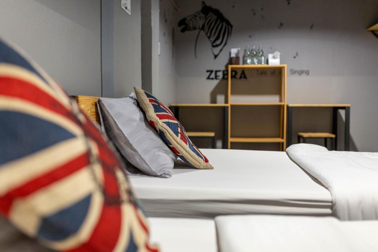 La Belle Nuit House Hostel Chiang Mai Bagian luar foto